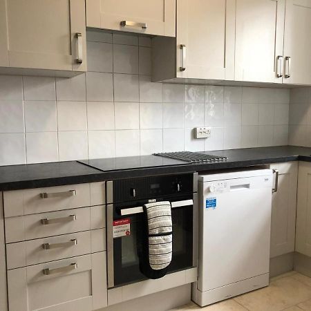 Entire Flat Very Comfortable 1 Bedroom 런던 외부 사진