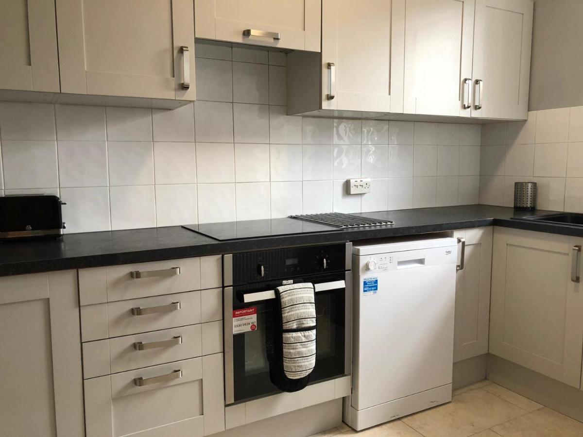 Entire Flat Very Comfortable 1 Bedroom 런던 외부 사진